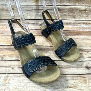 Clarks Bendable Womens Black Leather Ankle Strap Wedge Sandals Size 6.5 M